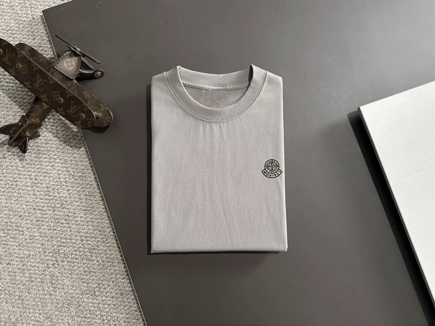 Next day shipping P460 Stone lsland/stone island high quality 2025 spring and summer new casual heavy industry suit exclusively developed by yb! High quality production! Imported custom-made fabrics for foreign orders, with high breathability and comfort, impeccable details, brand element design concept, delicate and soft feel! It presents a casual cut and the upper body shape is great! On sale simultaneously on the official website! From a high-end men's positioning brand, the low-key luxury taste is irresistible! Exquisite workmanship and impeccable quality! The overall style is simple, fashionable and timeless, fully meeting the requirements of stylish and tasteful dressing! Size: S-XXL